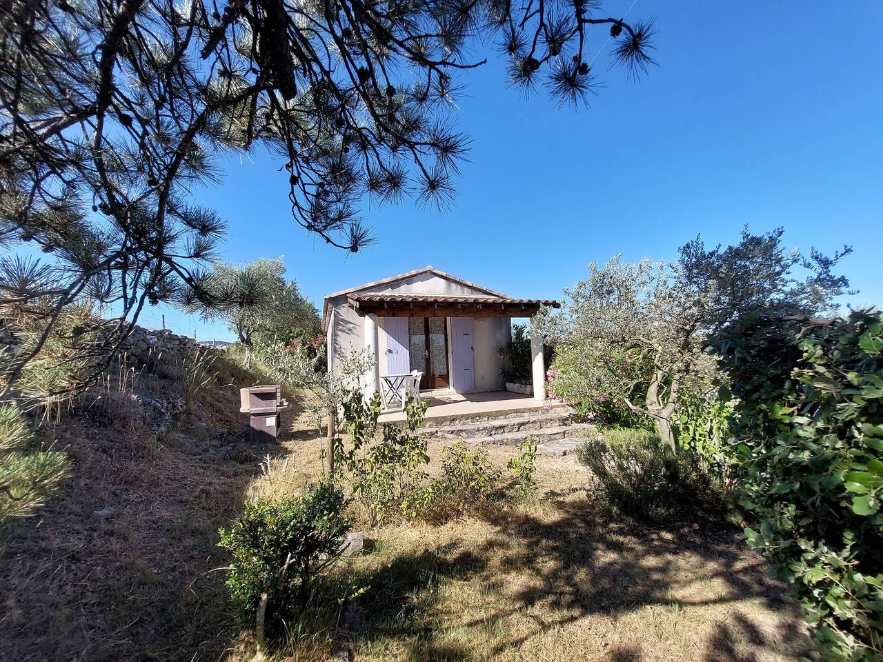 Casa de vacaciones «Le Petit Pin - La Fontinelle» con vistas a la montaña in Bessas, Ardèche