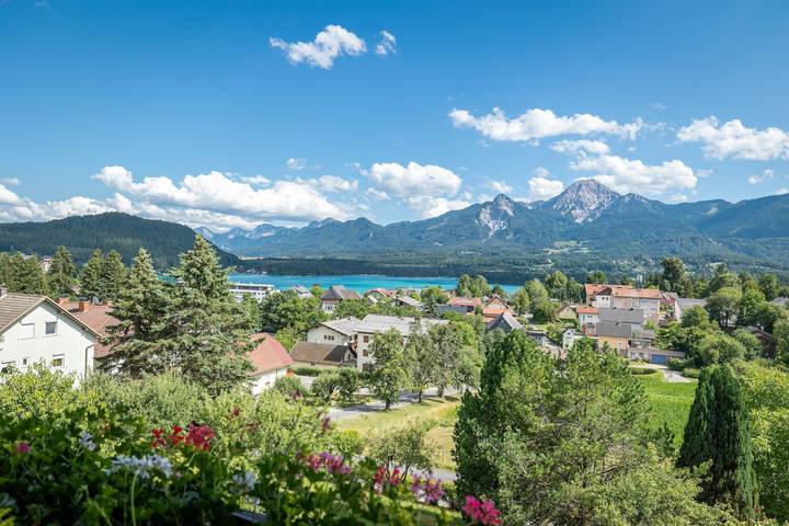 Ferienwohnung für 2 Personen, mit Balkon und Terrasse sowie Seeblick und Ausblick