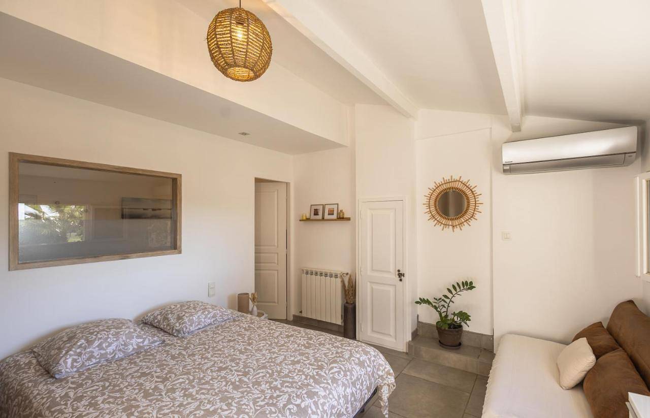 Appartement entier, « La Parenthèse » gîte en Camargue in Arles, Côte méditerranéenne (France)