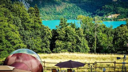 Gîte pour 2 personnes, avec vue sur le lac et jardin en Savoie