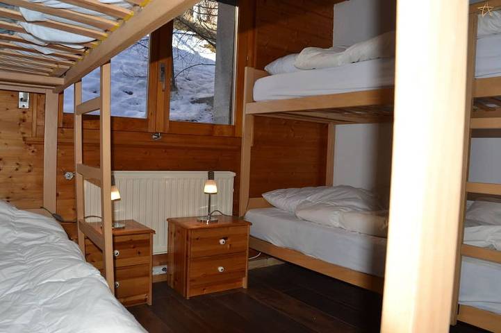 Ganze Wohnung, Außenbereich: Wohnung für 8 Personen im 2. Stock, Balkon. -Innenbereich: 115 m2, Eingangshalle, Wohn in Saint Luc, Anniviers
