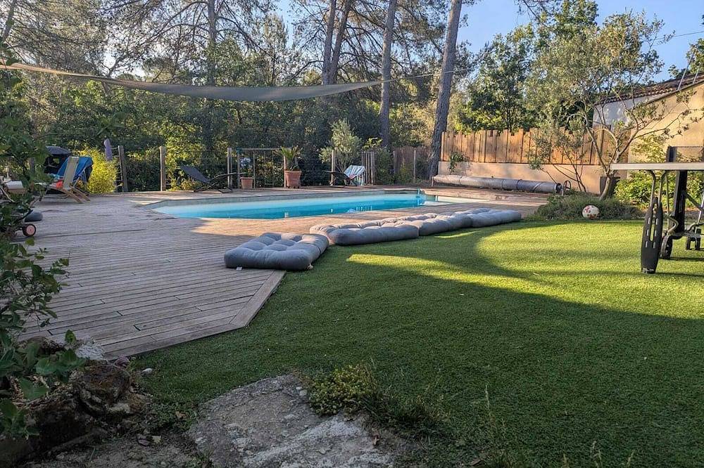 Maison De Vacances pour 6 Personnes dans Peynier, Région d'Aix-en-Provence