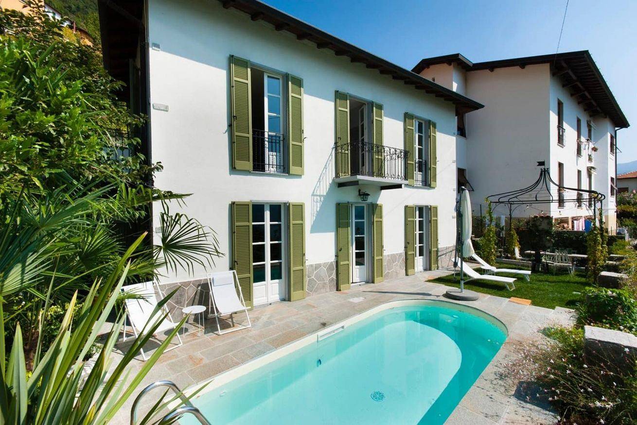 Ganze Wohnung, Ferienwohnung für 6 Personen mit Pool in Moltrasio, Comer See