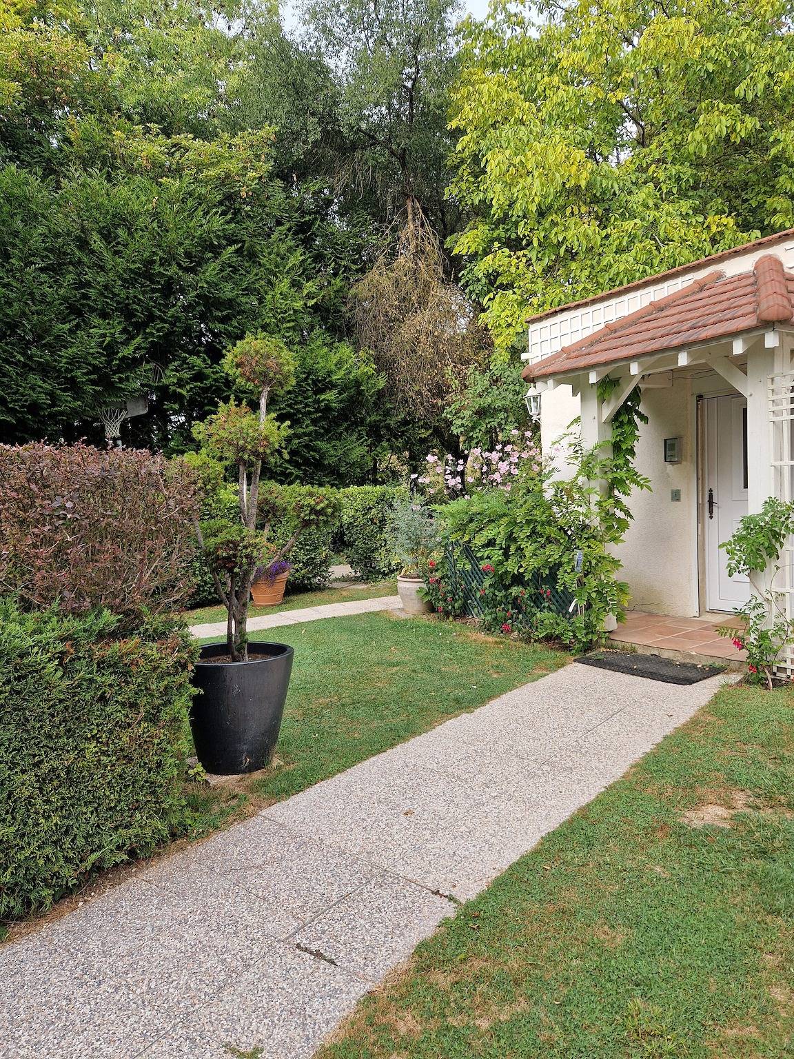 Chambres d’hôtes Les Hauts De La avec terrasse partagée, Wi-Fi et climatisation in Auffreville-Brasseuil, Yvelines