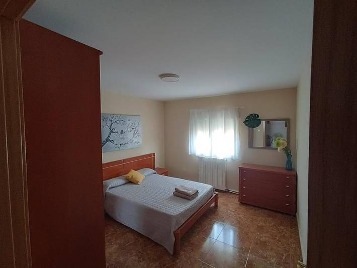 Casa de vacaciones para 8 personas, con Balcón y Terraza además de Jardín y Piscina en Andorra-Sierra de Arcos - 4