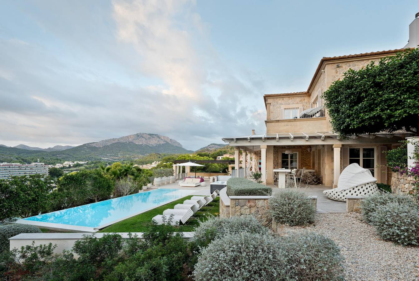Villa 'Oasis Del Mar - Splendid' with Sea View, Wi-Fi and Air Conditioning in Camp de Mar, Andratx
