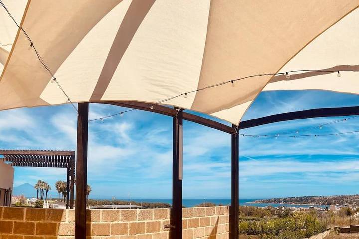 Casa vacanza per 5 persone, con Idromassaggio e Terrazza nonché Giardino e Piscina a Brucoli