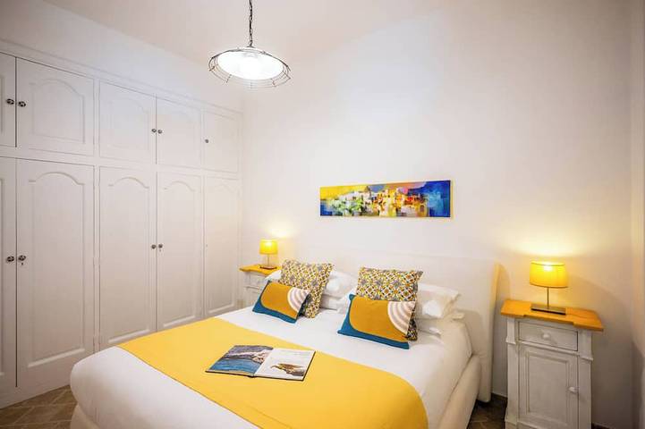 Ganze Wohnung, Gemütliches Haus mit Meerblick, Terrasse und eigenem Parkplatz in Positano, Sorrento Coast