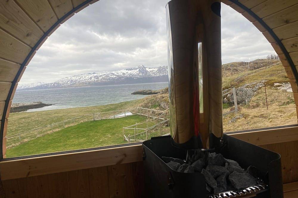 Idyllic And Peaceful Family Home in Kvaløya, Tromsø