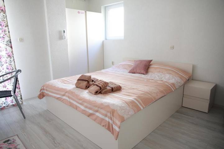 Location de vacances pour 3 personnes, avec balcon et jardin dans Prilep