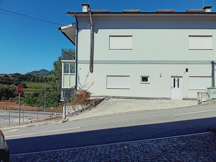 Apartamento de férias para 6 pessoas, com vista e varanda em Ponte da Barca