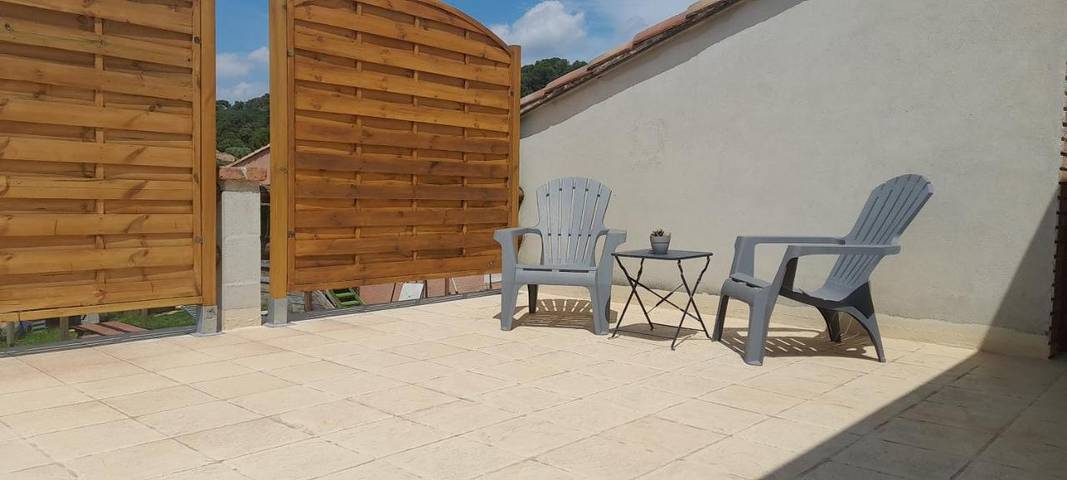 Gîte pour 2 personnes, avec terrasse et vue à Saint-Hilaire-de-Brethmas - 2