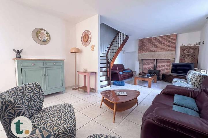 Location de vacances pour 12 personnes, avec jardin à Saint-Michel-Mont-Mercure