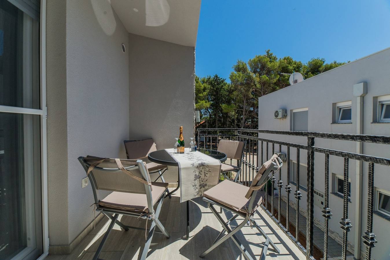 Appartamento vacanze a Vir a partire da 136€ a notte