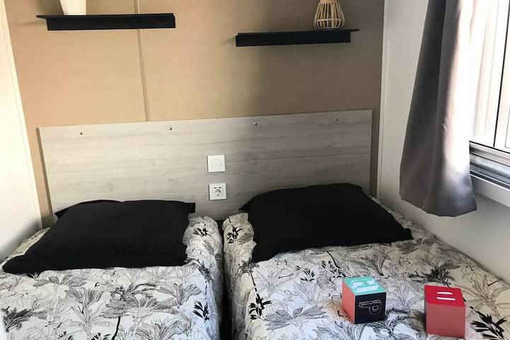 Mobil home pour 4 personnes à La Douze