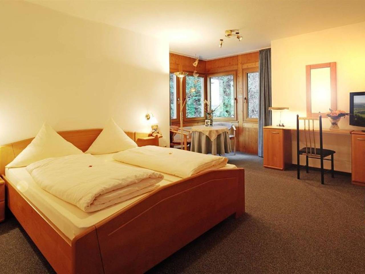 Weinhaus am Schieferfels - Doppelzimmer "Weinquartier" behindertengerecht in Veldenz, Bernkastel-Kues & Umgebung