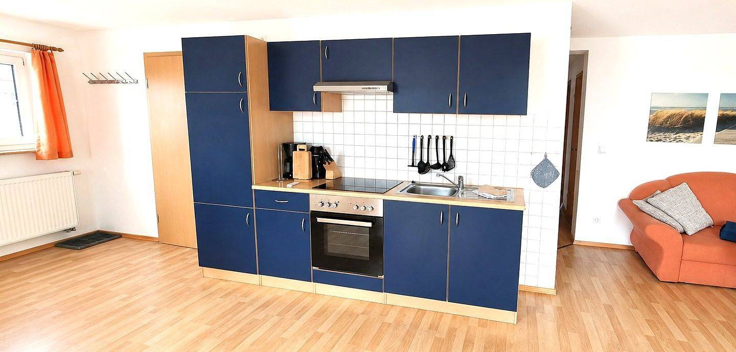 Ganze Wohnung, Ihr Urlaub auf Rügen: Ferienwohnung mit 2 Schlafzimmern, Wlan & Pkw-Stellplatz in Alt Reddevitz, Mönchgut