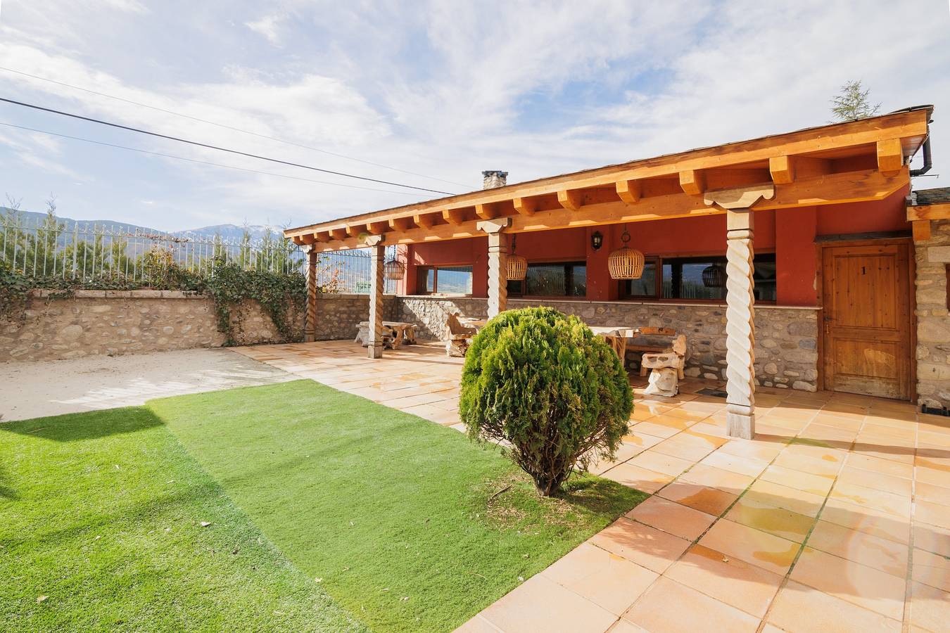 Chalet 'Can Ricart' mit Privatterrasse, Wlan und Klimaanlage in Puigcerdà, Katalanische Pyrenäen