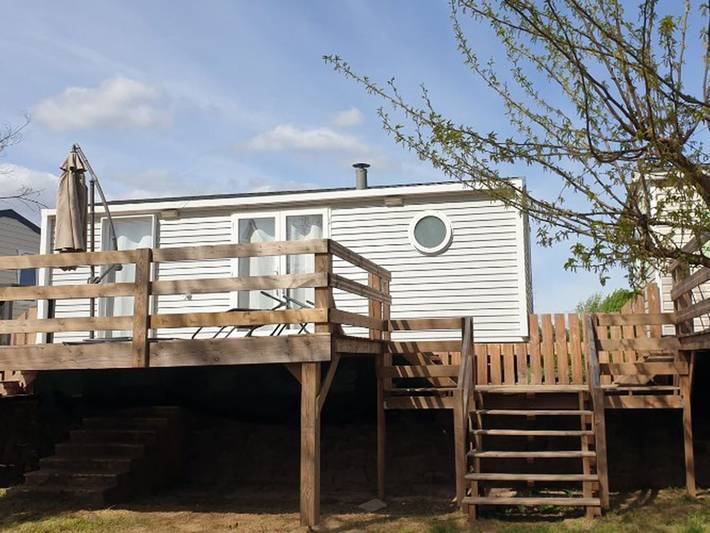 Camping pour 4 personnes, avec terrasse et piscine à Roquebrune-sur-Argens