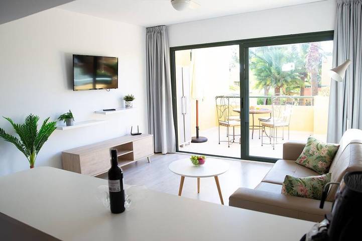 Apartamento de vacaciones para 3 personas, con piscina además de balcón y jardín - 1