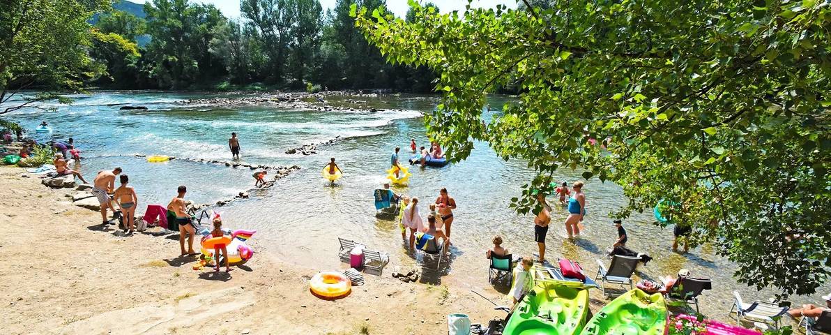 Mobil home pour 10 personnes, avec terrasse à Millau - 4