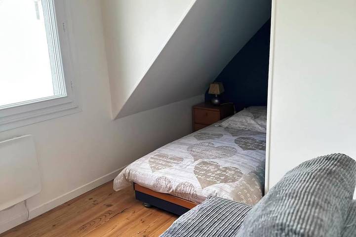 Just 5 minutes from the harbor and 1,500 meters from the beaches, this comfortable home is perfect for a relaxing stay! in Douarnenez, Iroise