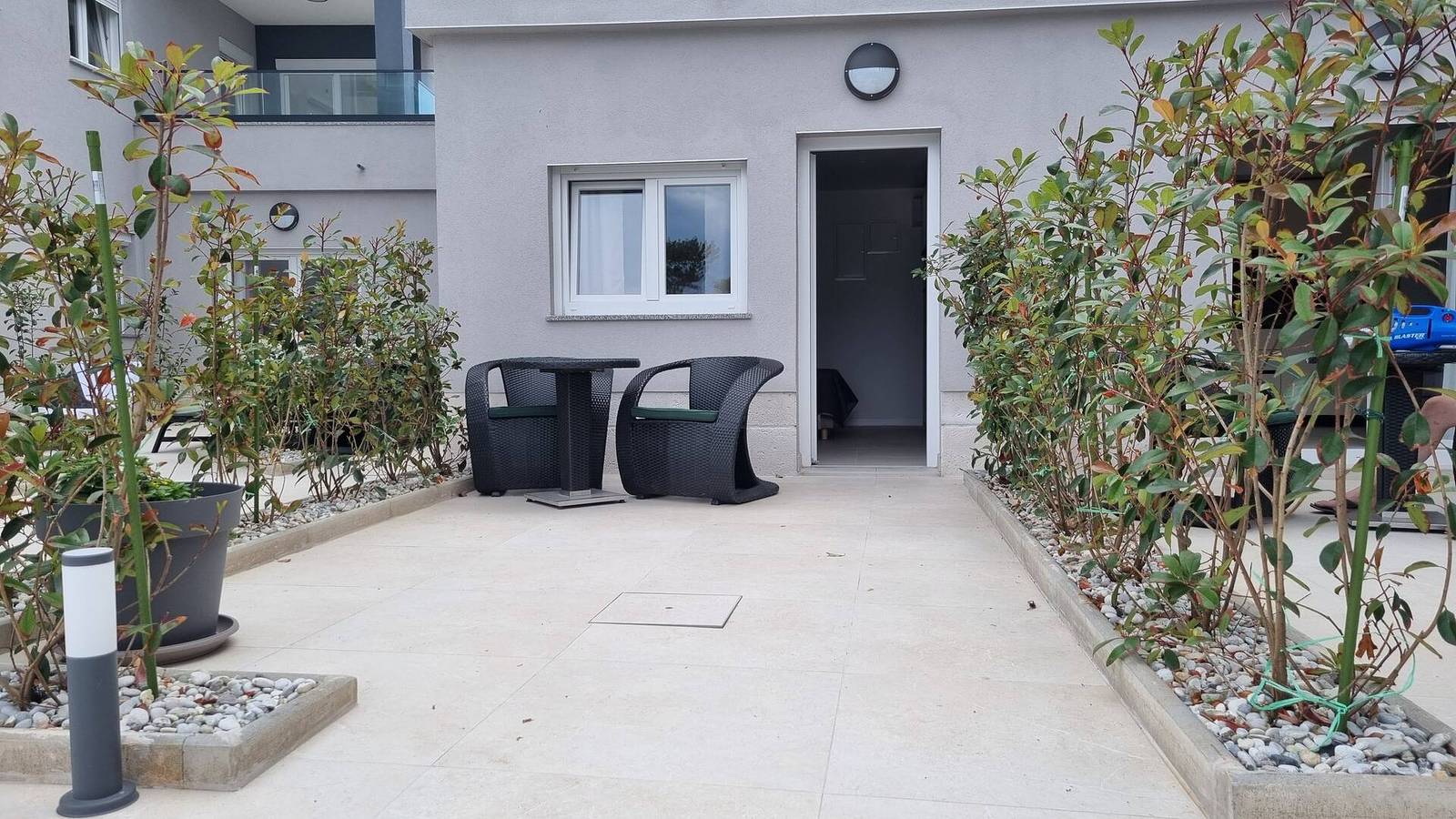 Ganze Wohnung, Luxusapartment Punta Silo - Studio, 30 m vom Meer, Meerblick, Swimmingpool, Außendusche, Smart-Tv, Waschraum, privater Parkplatz in Silo (Krk), Krk