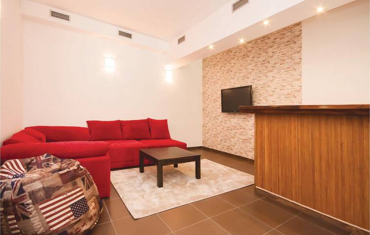 Apartment mit Meerblick, Pool, WLAN und Terrasse – 600 m vom Strand entfernt in Skradin, Šibenik-Knin