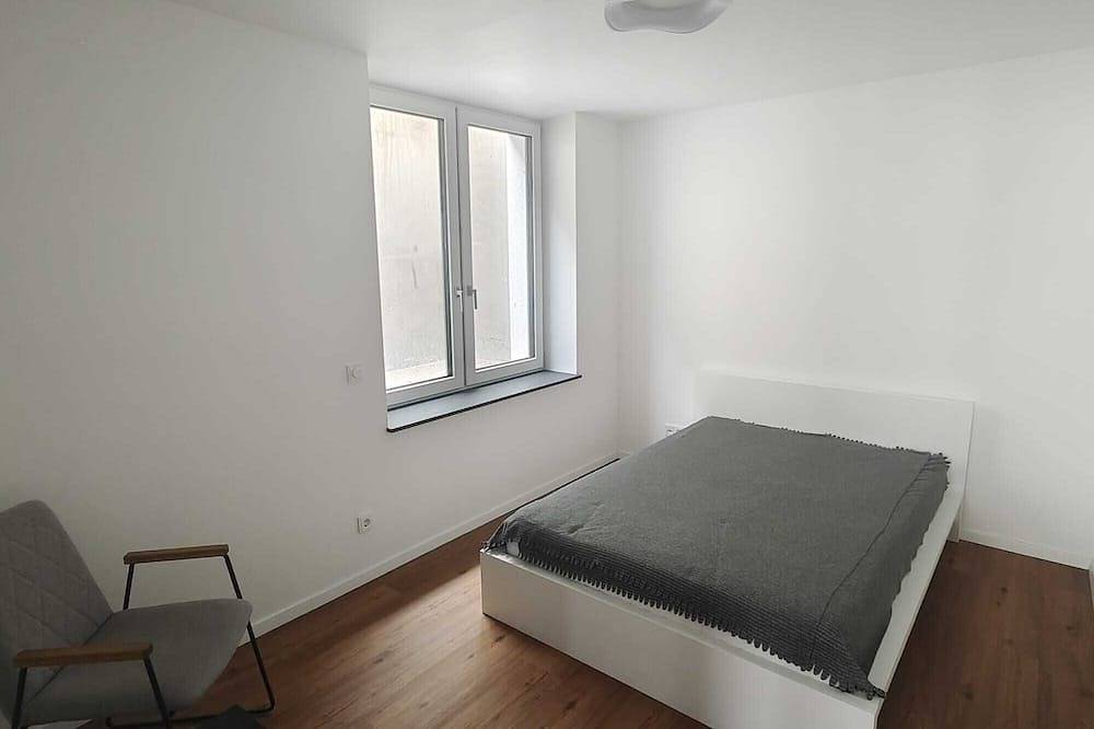 Ganze Wohnung, Gemütliche Ferienwohnung/Monteurzimmer mit eigenem Eingang & sehr gut angebunden in Löwenberger Land, Ruppiner Seenland