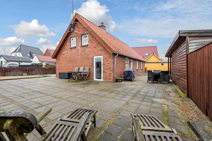 Ferienhaus für 9 Personen, mit Balkon/Terrasse und Whirlpool