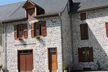 Gîte pour 4 personnes, avec jardin et balcon à Ustou