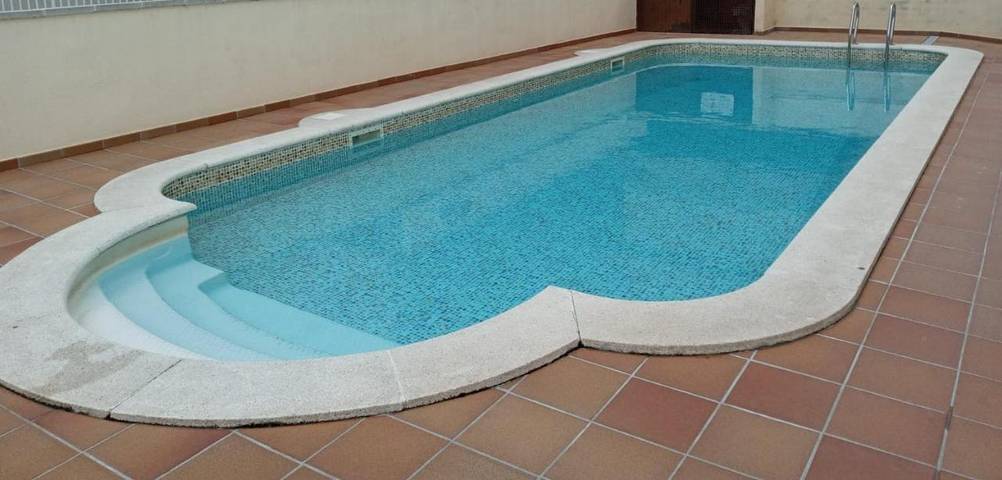 Apartamento de vacaciones para 4 personas, con piscina además de balcón y vistas - 1