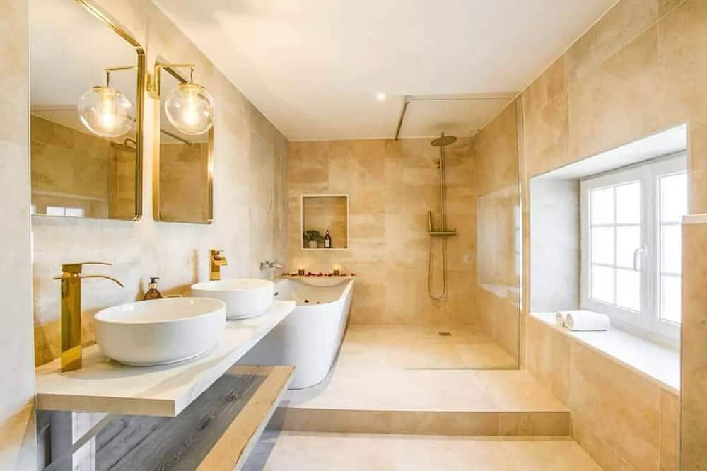 Maison individuelle avec jacuzzi et sauna en Normandie in Ranville, Région de Caen