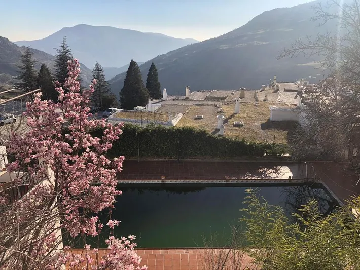 Hotel para 2 personas, con vistas y jardín además de piscina y balcón - 1