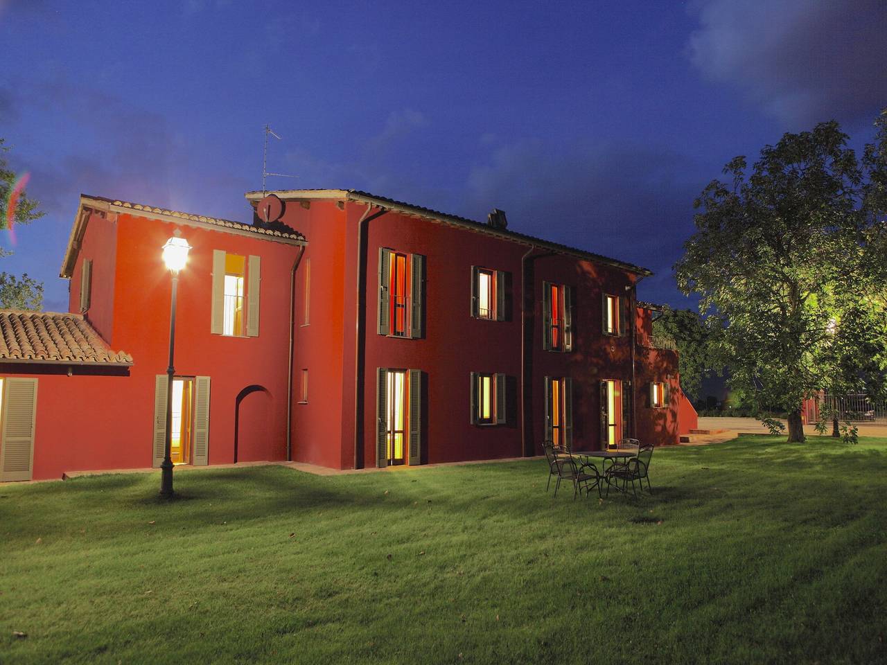 Apartamento entero, Casa en Spello con piscina y barbacoa in Foligno, Provincia de Perugia