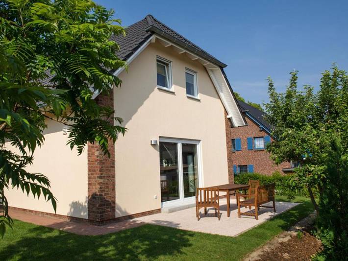 Ferienhaus für 4 Personen, mit Sauna und Ausblick sowie Seeblick und Terrasse in Sellin