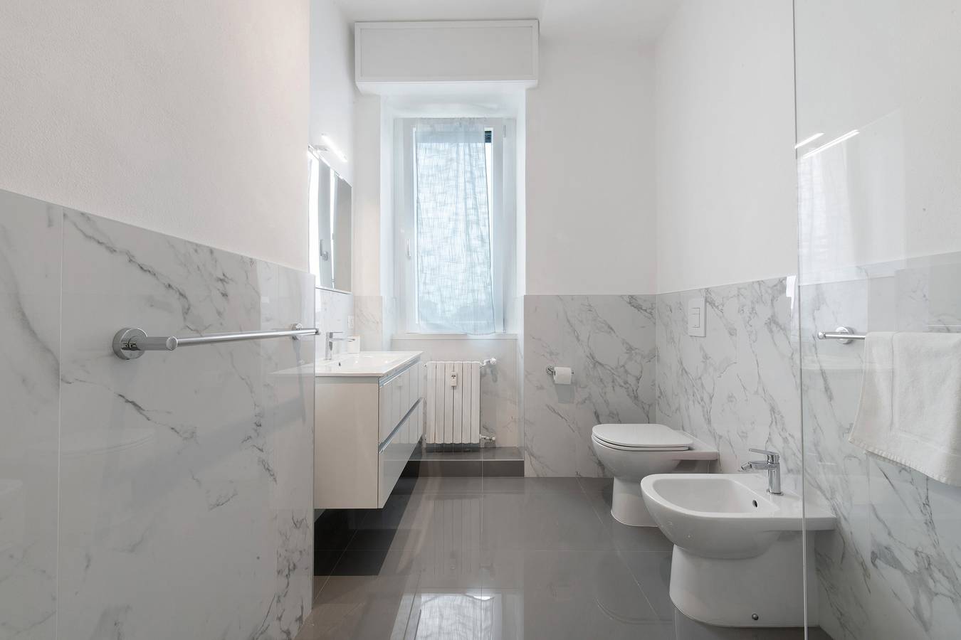 Room 'Enza 2' with Wi-Fi in Bergamo, Bergamo Province