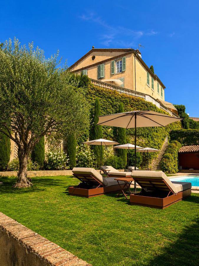 Chambre d’hôte pour 2 personnes, avec Terrasse et Jardin ainsi que Piscine et Vue à Montréal (Lanquedoc-Roussillon)