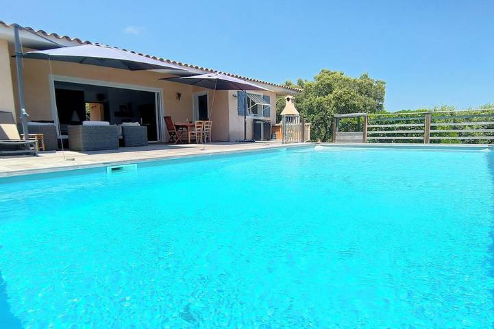 Villa pour 7 personnes, avec terrasse et jardin