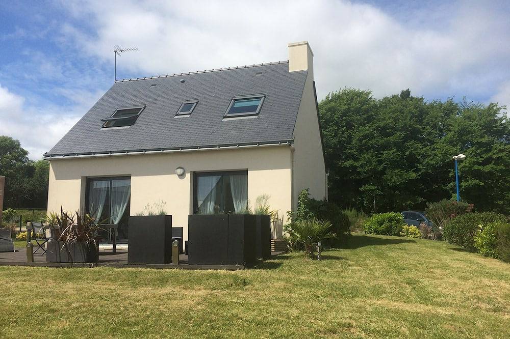 Agradable casa nueva con una vista única del mar y la isla. Playas a 750m in Clohars-Carnoët, Region de Quimper