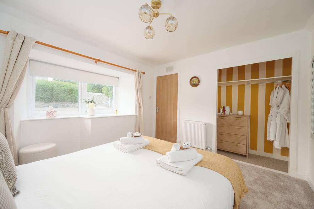 Hideaway Cottage With Hot Tub. Pet Friendly! in Portsoy, Aberdeenshire