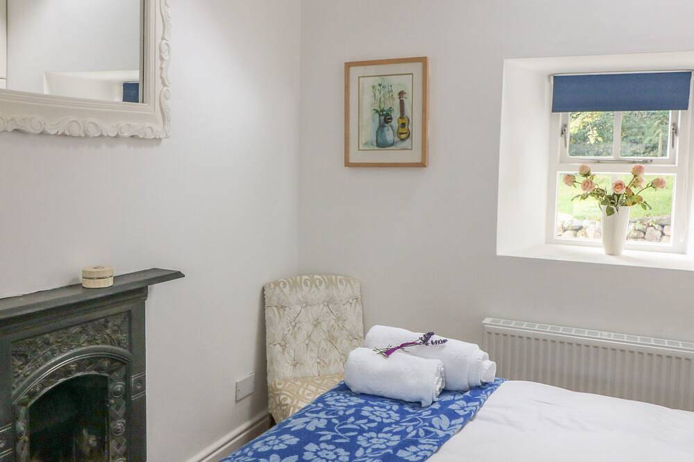 The Old White Cottage, pet friendly in Shillelagh, County Wicklow in County Wicklow