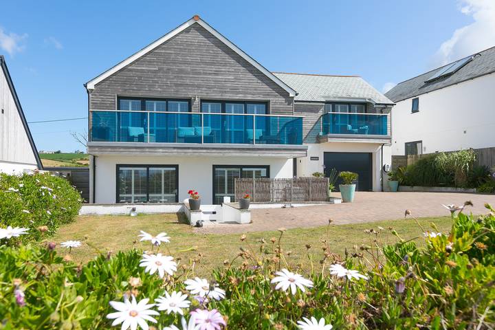 Cottage for 10 people, with Balcony and Sauna in Praa Sands