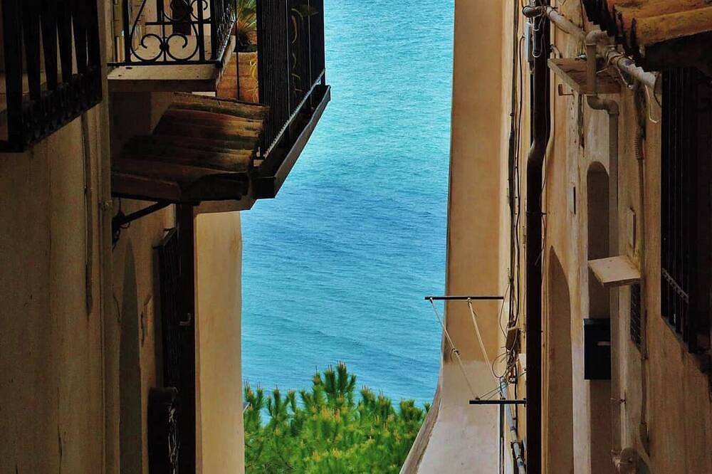 Entire apartment, [Among the alleys of Sperlonga] History, Sea and Relaxation in Sperlonga, Latina Province