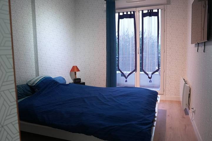 Ganze Wohnung, Lovely 2-room apartment near Paris. Spacious. Rer E, line 11. A3 and 86. in Rosny-sous-Bois, Seine-Saint-Denis