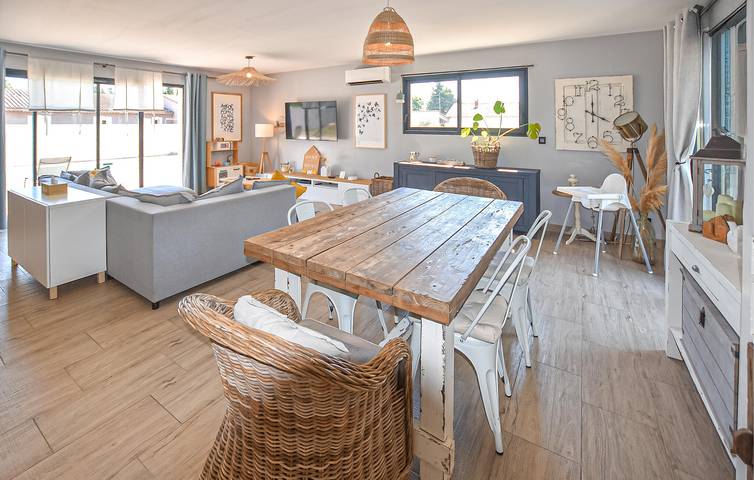 Location de vacances pour 8 personnes, avec terrasse ainsi que jardin et piscine, animaux acceptés à Monteux - 4