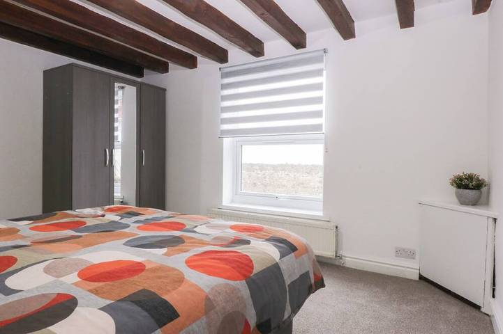 Chandlers Cottage, pet friendly, with a garden in Conwy in Conwy, Conwy region