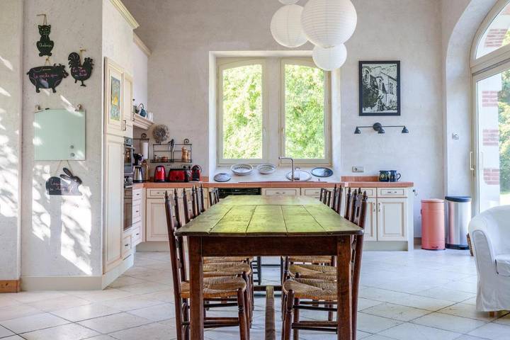 Location de vacances pour 15 personnes, avec jardin, animaux acceptés à Saint-Benoît-la-Forêt - 3