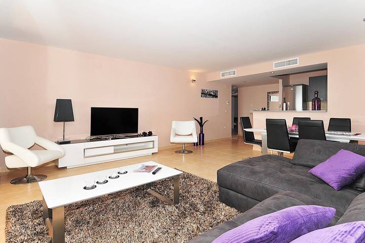 Apartamento de vacaciones para 6 personas, con Vistas al mar además de Jardín y Piscina en Provincia de Málaga