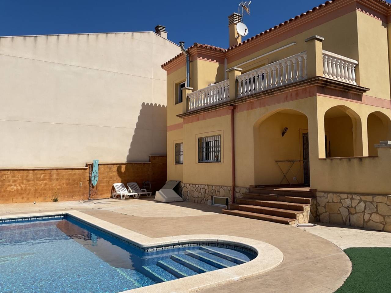 Maison de vacances 'Villa Sol Y Mar' avec piscine privée, Wi-Fi et climatisation in Mont-roig del Camp, Costa Dorada